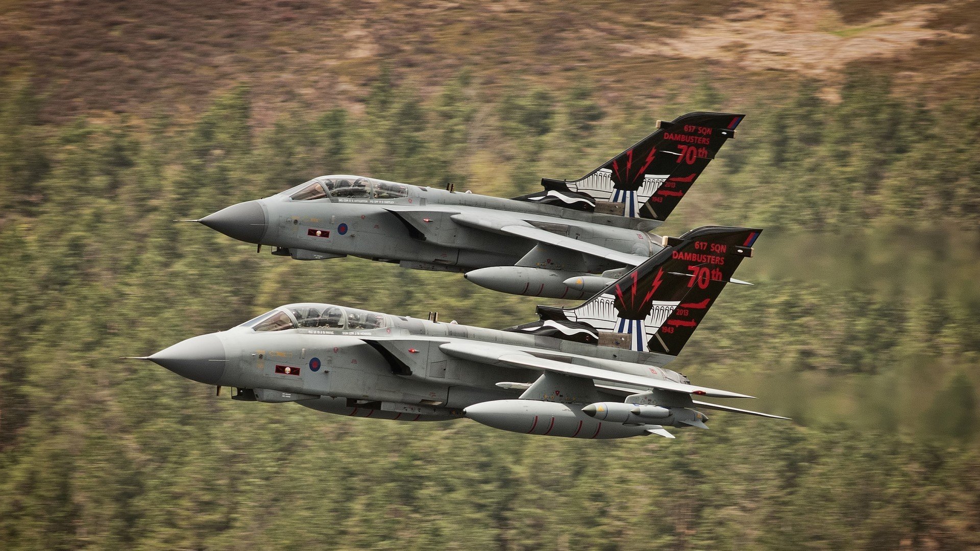 九游娱乐官网 (JIUYOU)-詹姆斯视频通话鼓励受伤队友，詹姆斯精彩视频无水印