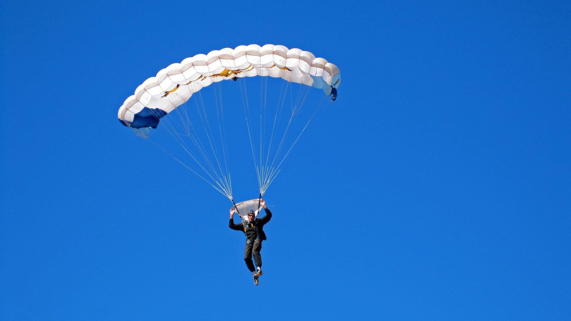 九游官网pc-青少年篮球装备更新换代，融入智能科技新元素，青少年篮球技术训练的基本要求